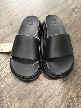 Billa Bong Black Slide Sandals Sz 10